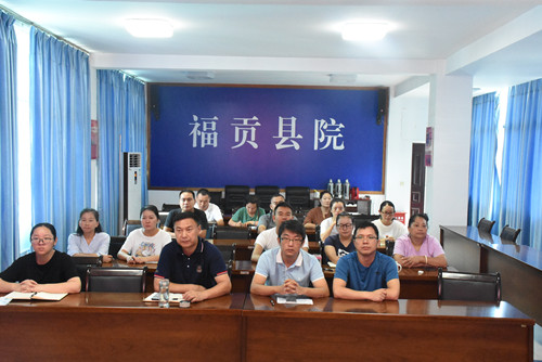 干警認(rèn)真觀看全國抗擊新冠肺炎表彰大會